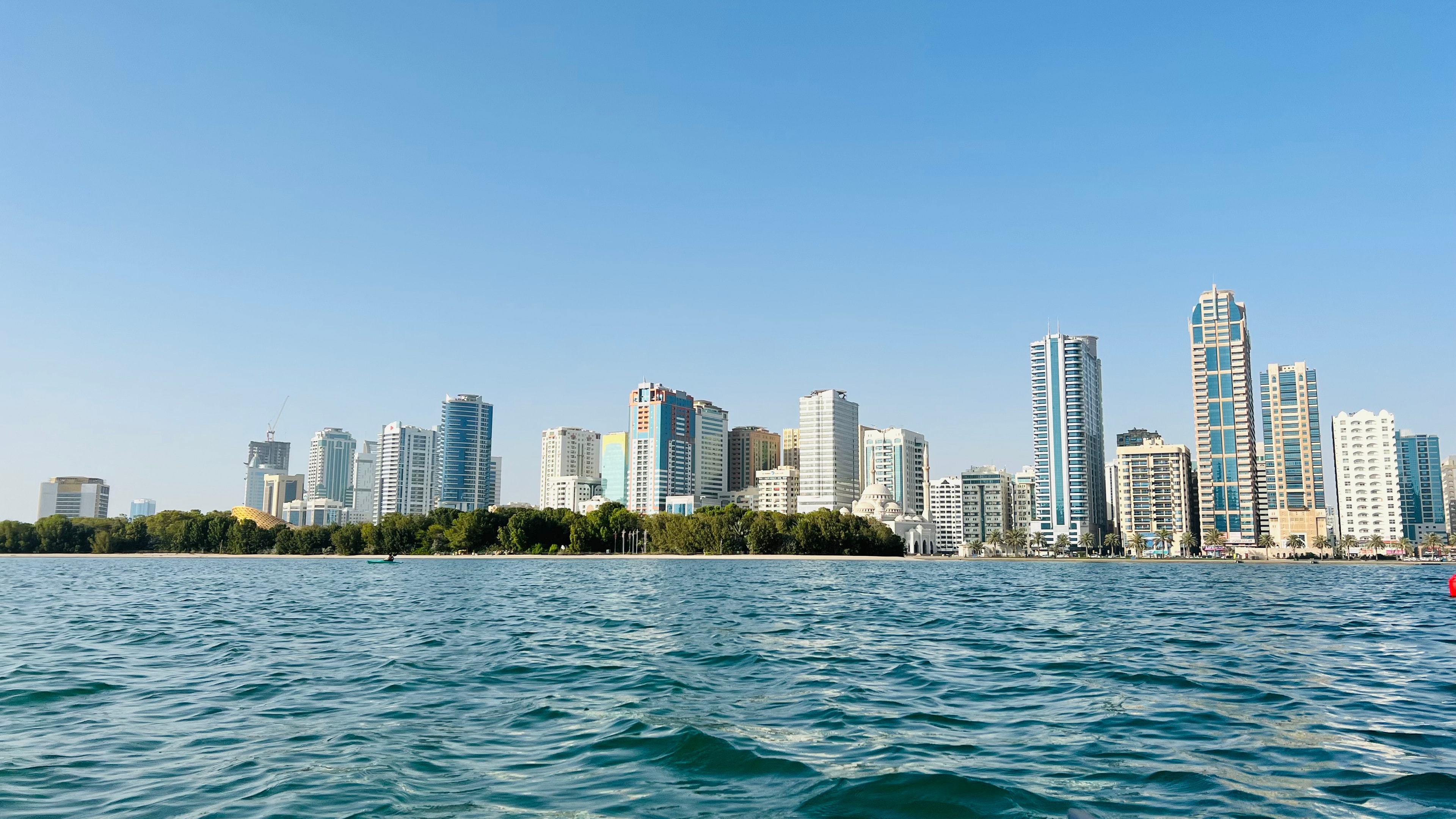 Al Noor Island and Al Majaz, Sharjah — emirate overview