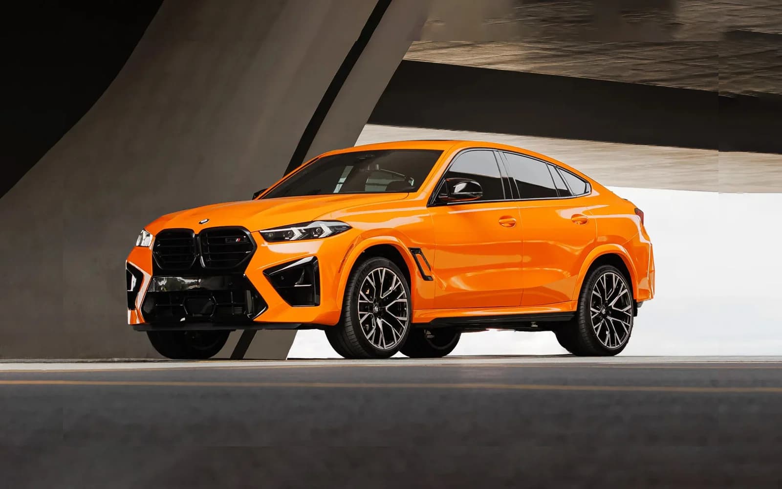BMW X6M in Orange