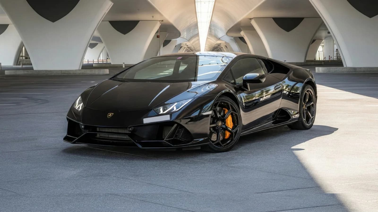 Lamborghini huracan evo coupe in Black