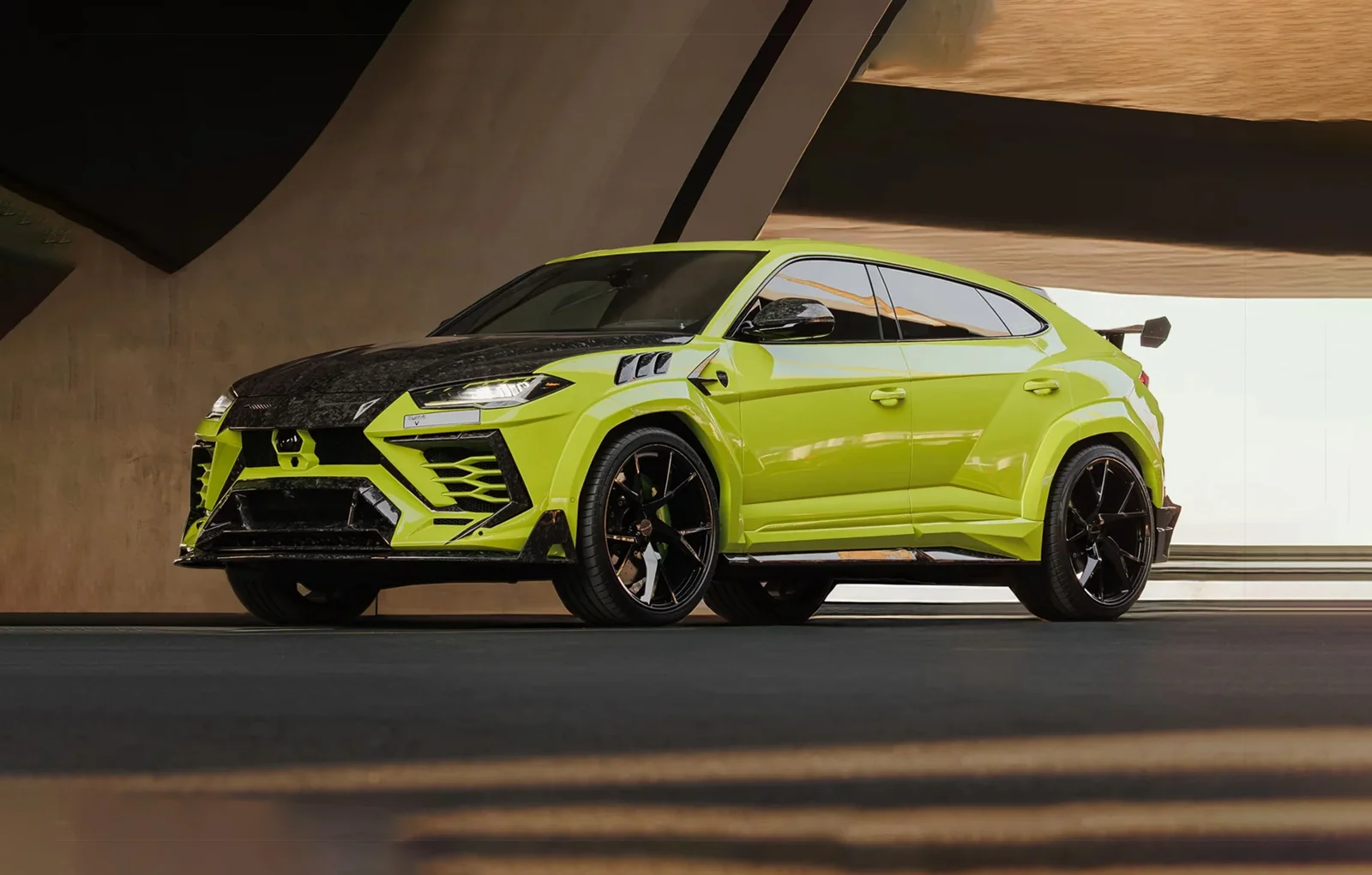 Lamborghini Urus Mansory in Lime Green
