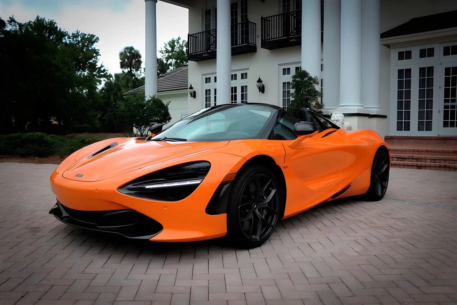 McLaren 720S spider in Orange