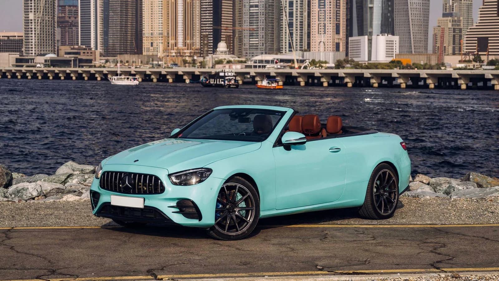 Mercedes-Benz E450 in Turquoise