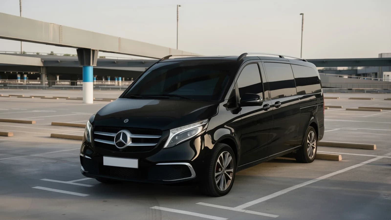 Mercedes-Benz V250 in Black