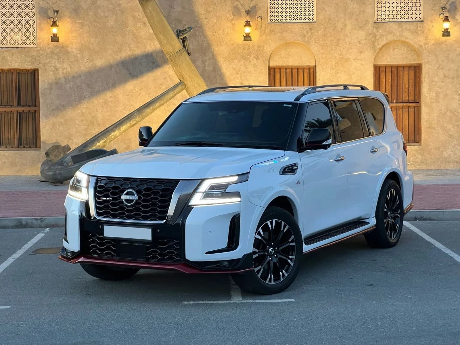 Nissan Nismo in White