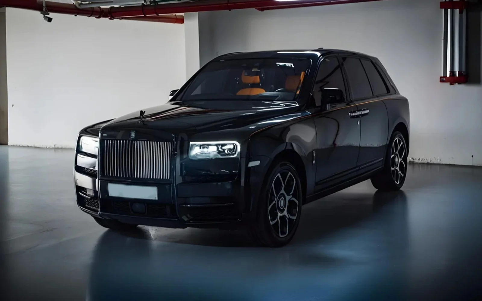 Rolls-Royce Cullinan in Black