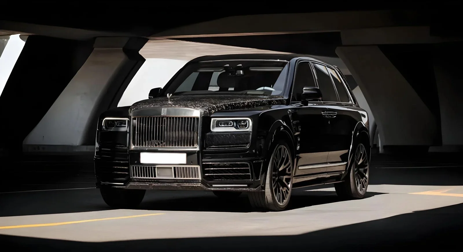 Rolls-Royce Cullinan Mansory in Black