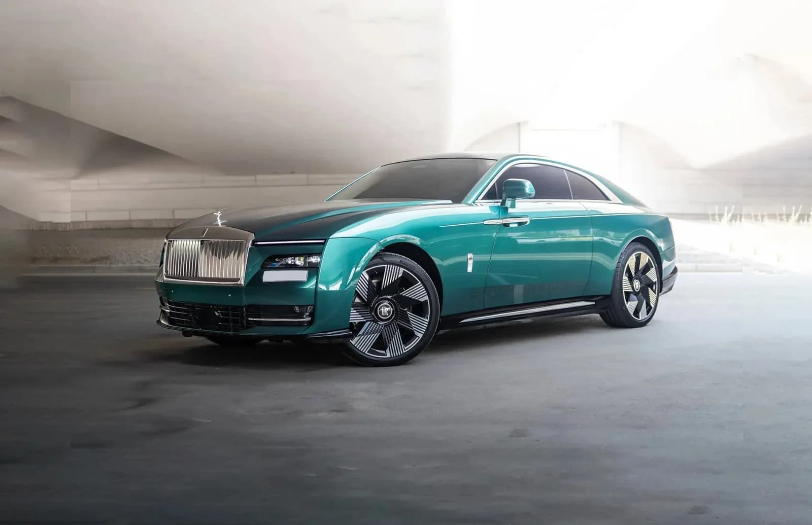 Rolls-Royce Spectre in Green
